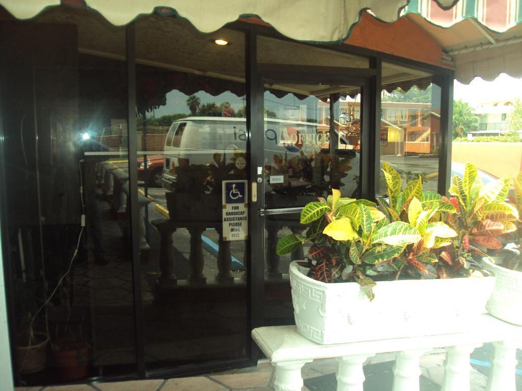 Hialeah Executive Motel Miami Springs Bagian luar foto